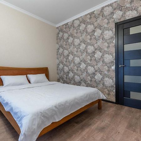 Flatrent Drahomanova 2A Apartment Kyiv Exterior photo