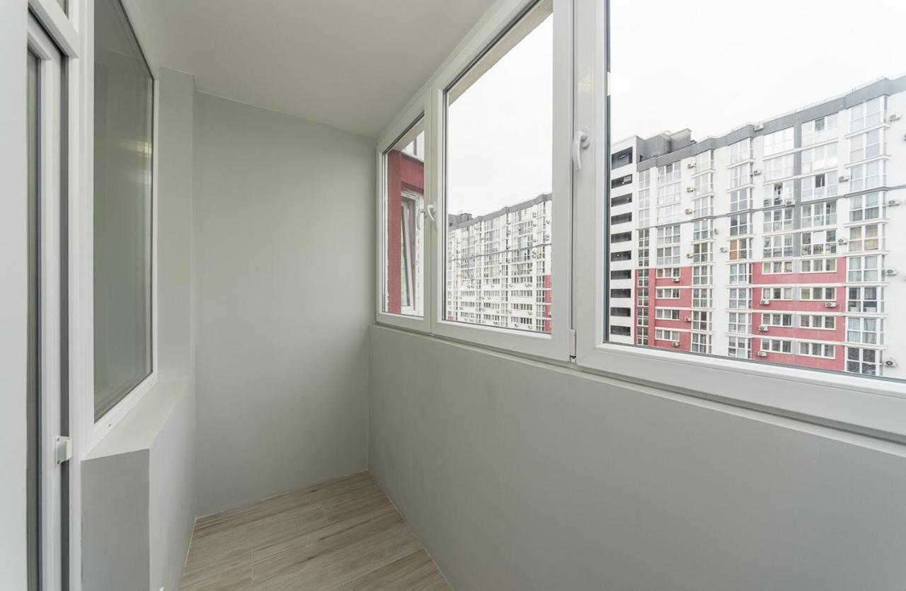 Flatrent Drahomanova 2A Apartment Kyiv Exterior photo