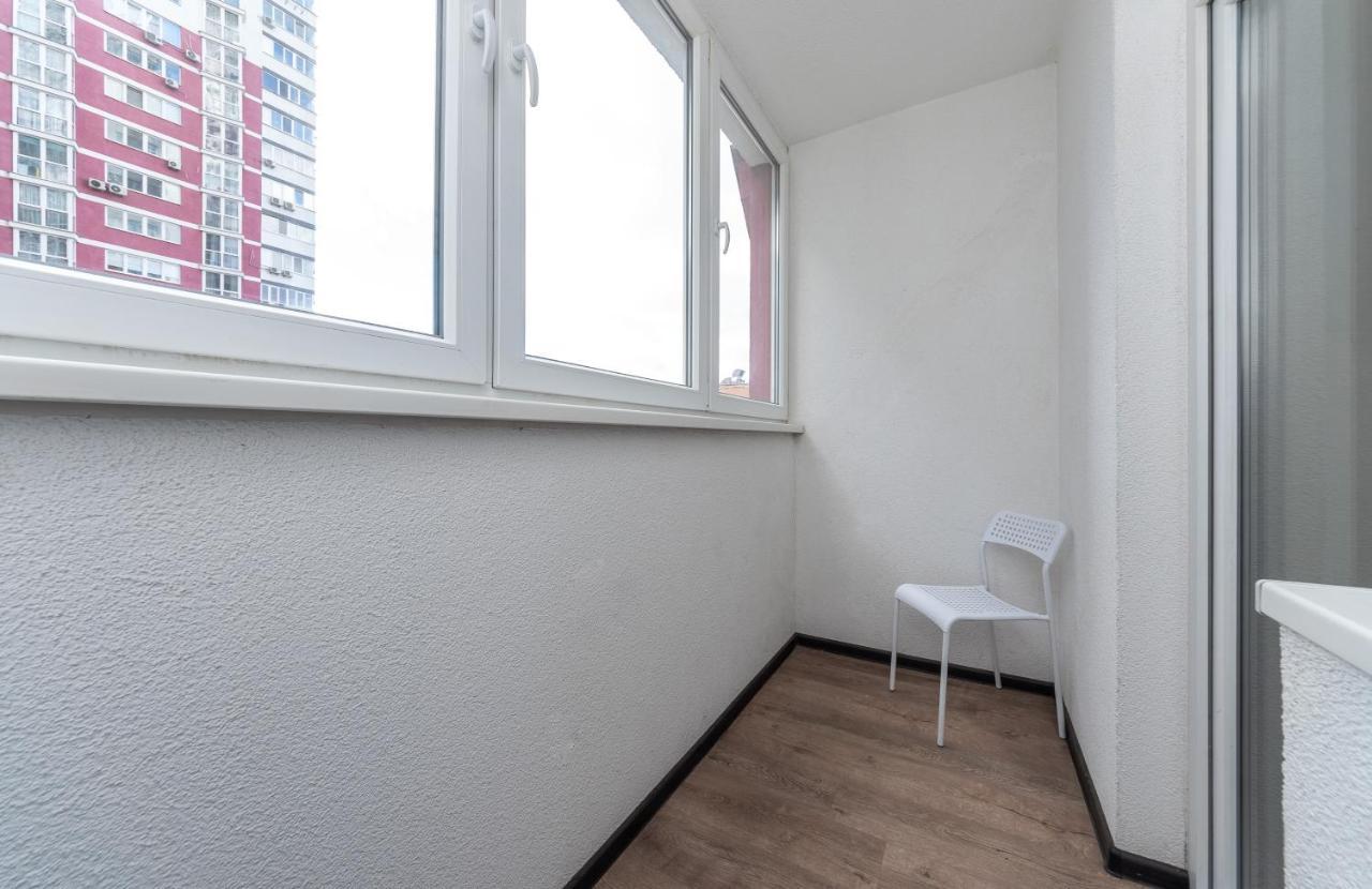 Flatrent Drahomanova 2A Apartment Kyiv Exterior photo