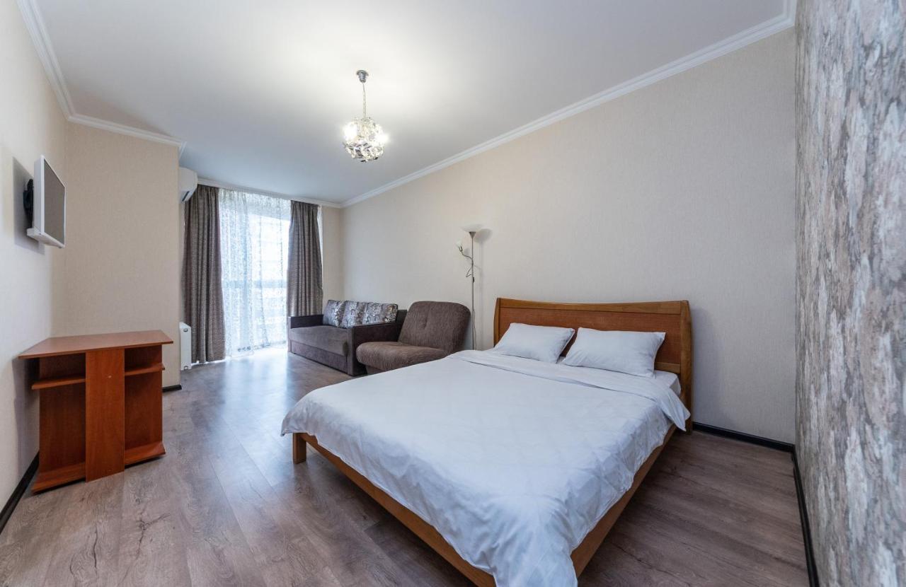 Flatrent Drahomanova 2A Apartment Kyiv Exterior photo