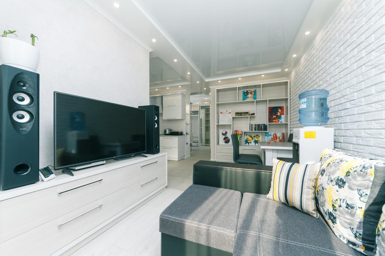 Flatrent Drahomanova 2A Apartment Kyiv Exterior photo