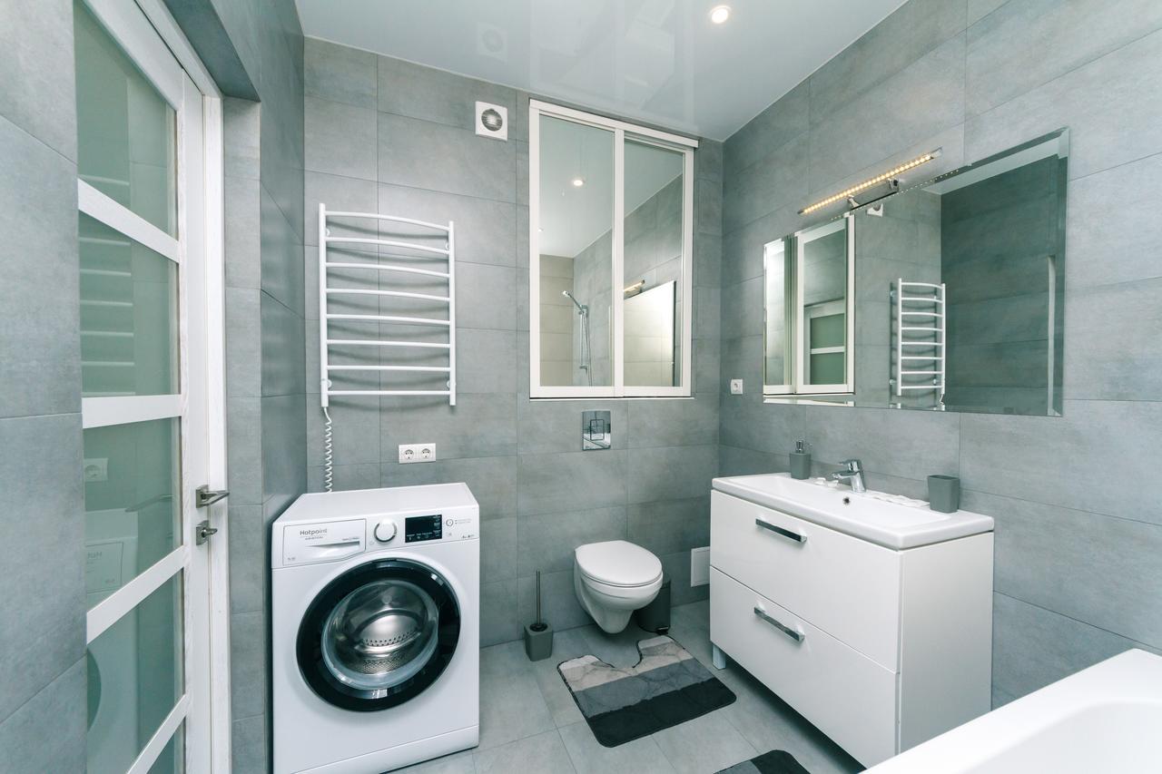 Flatrent Drahomanova 2A Apartment Kyiv Exterior photo